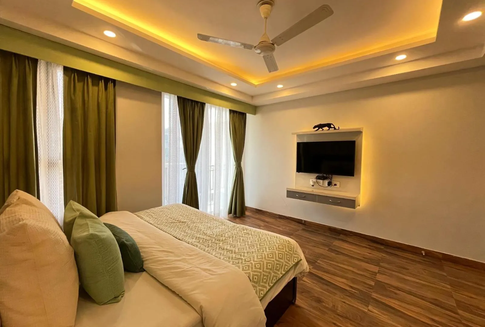 Bedchambers Serviced Apartments, Sector 38 Gurgaon Apartment